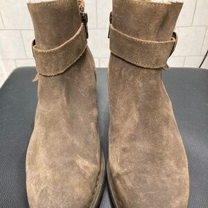 New brown distressed Born size 9 leather boot